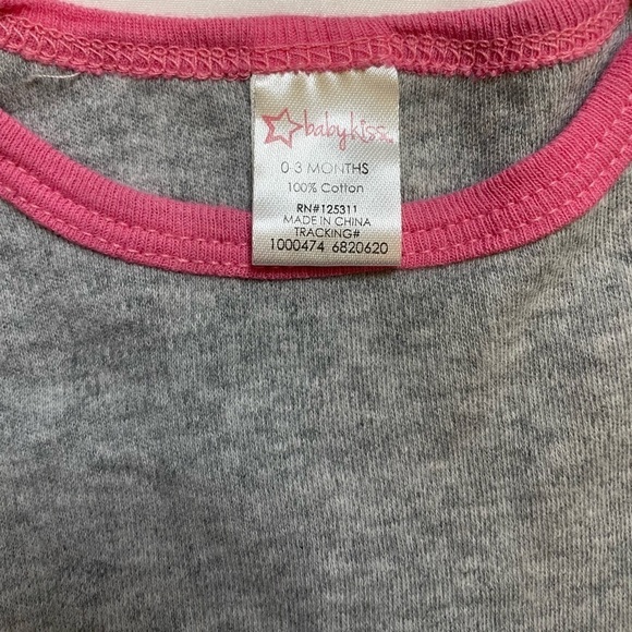 Girls Onesie Brand size 0-3 months 5 onesie’s and 2 pants set - Picture 9 of 12